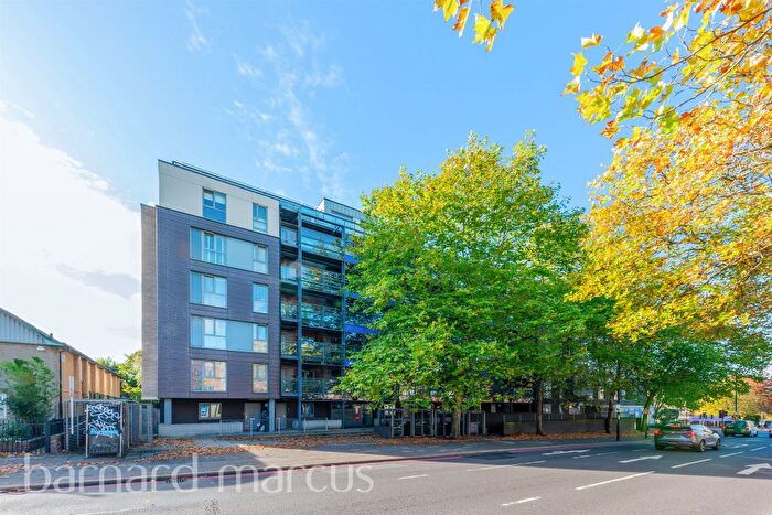 2 Bedroom Flat For Sale In Streatham Place, London, SW2