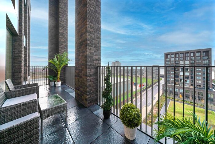 3 Bedroom Flat To Rent In Shackleton Way, London, E16