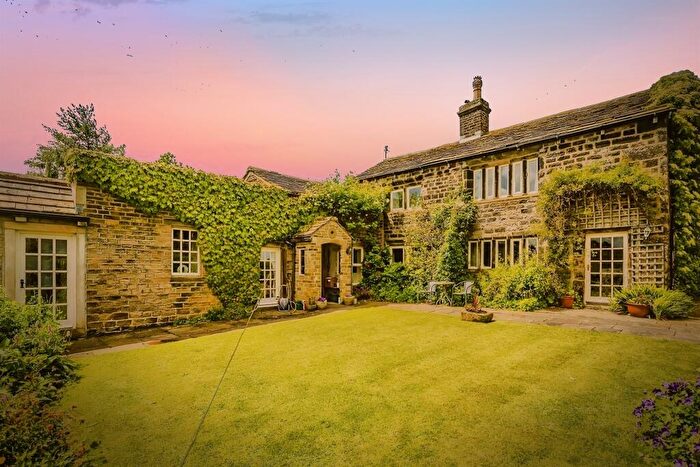 4 Bedroom Detached House For Sale In Thurst House Farm, Soyland, Ripponden, HX6
