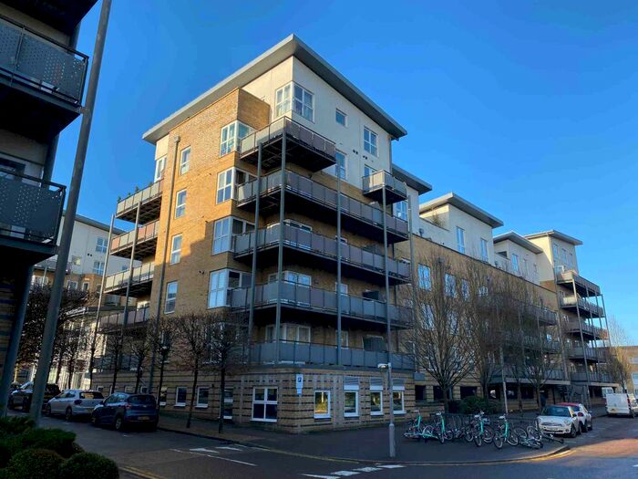 2 Bedroom Flat To Rent In Metropolitan Station Approach, Watford, WD18