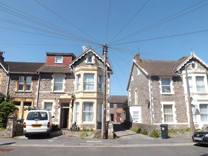 2 Bedroom Flat To Rent In Jubilee Road, Weston-super-Mare, North Somerset, BS23