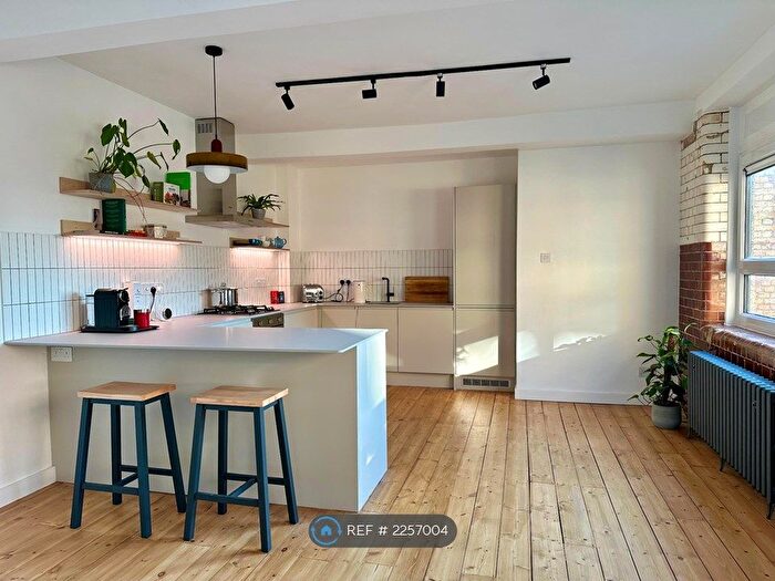 2 Bedroom Flat To Rent In City View House, London, E2