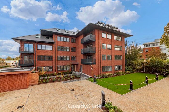 2 Bedroom Flat To Rent In Everard Close, St. Albans, AL1