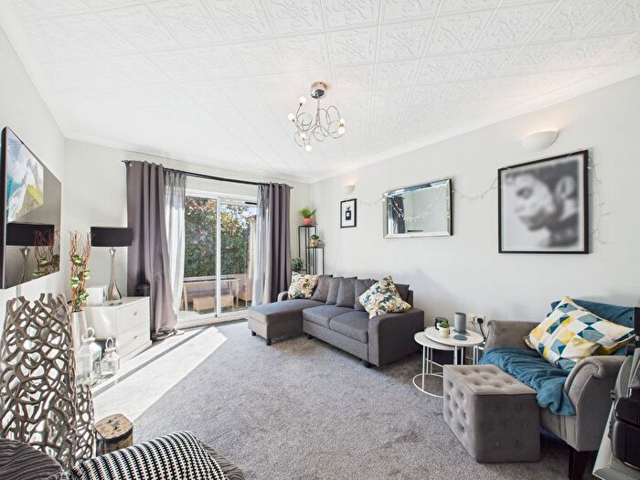 2 Bedroom Semi-detached House For Sale In Woodlands Avenue, Sidcup, Kent, DA15