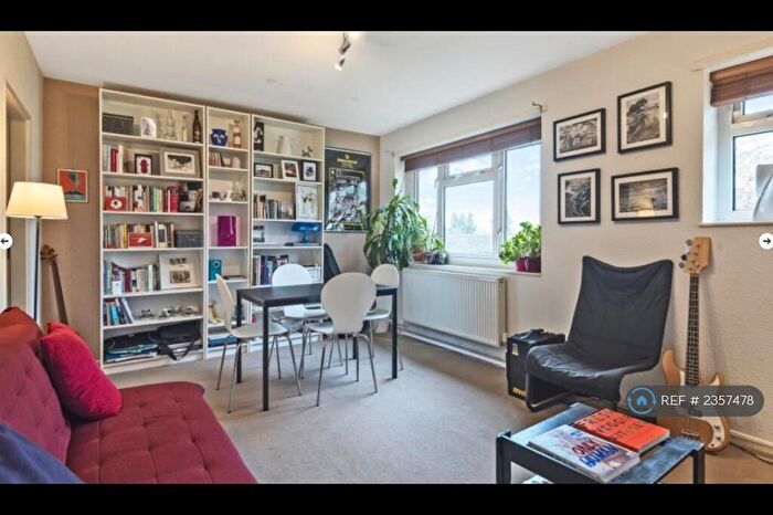 2 Bedroom Flat To Rent In Barns Road, Oxford, OX4