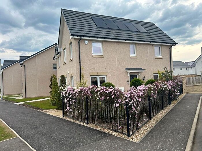3 Bedroom Semi-Detached House To Rent In Livingston Crescent, Winchburgh, Broxburn, EH52