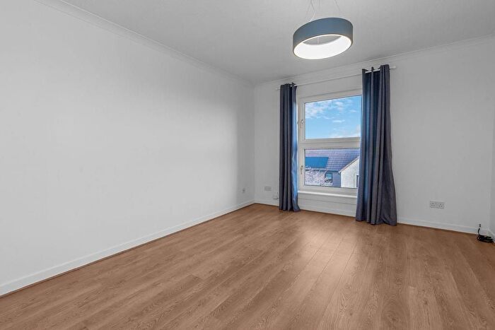 2 Bedroom Flat To Rent In Westbank Place, Edinburgh, EH15