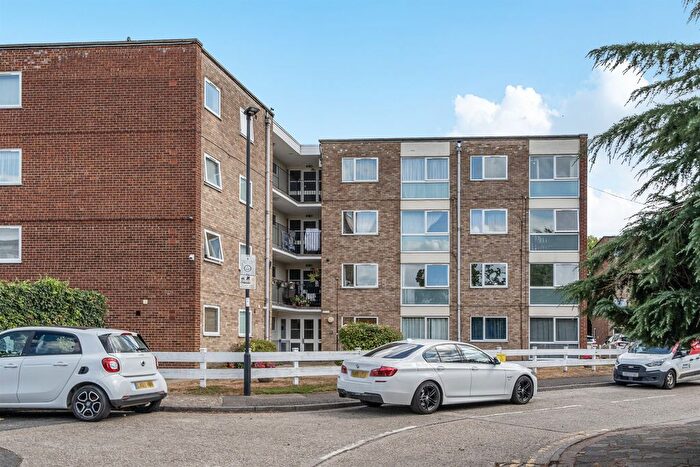 1 Bedroom Flat For Sale In Hansart Way, Enfield, EN2