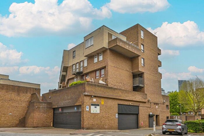1 Bedroom Flat To Rent In Burr Close, St Katharine Docks, London, E1W