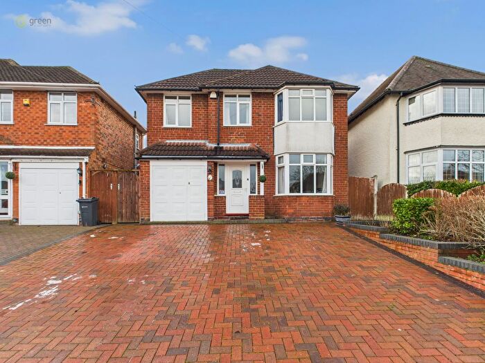 4 Bedroom Detached House For Sale In Oakwood Road, Sutton Coldfield, B73
