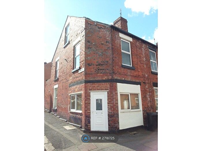 4 Bedroom End Terrace House To Rent In Langdon Street, Sheffield, S11