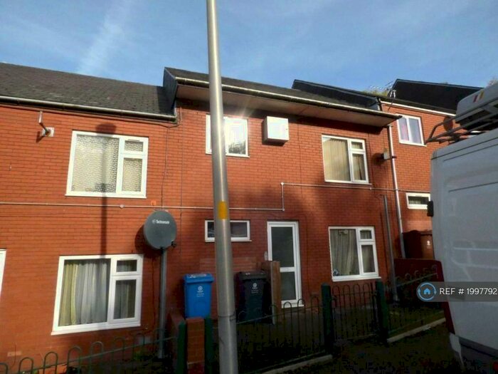 2 Bedroom Flat To Rent In Ramsden Street, Oldham, OL1