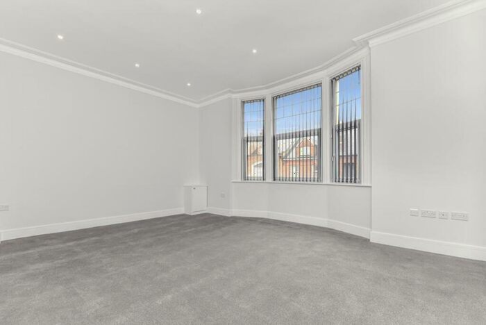 3 Bedroom Flat To Rent In High Road Wembley Middlesex, HA9