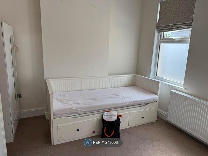 4 Bedroom Semi-Detached House To Rent In Stanhope Road, London, N12