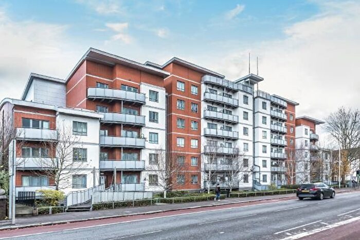 2 Bedroom Flat To Rent In Crossway Point, Reading, RG1