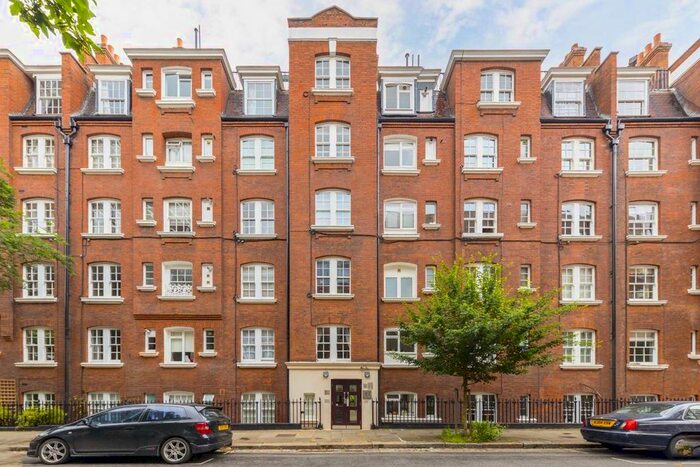 2 Bedroom Flat To Rent In Sandwich Street, London, WC1H