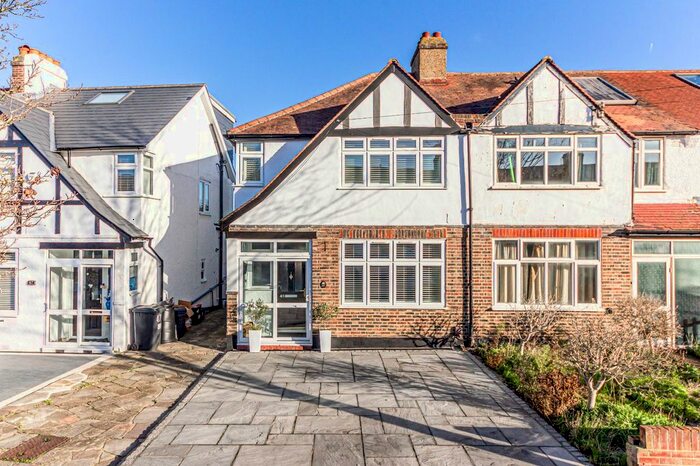 3 Bedroom Property To Rent In Aviemore Way, Beckenham BR3