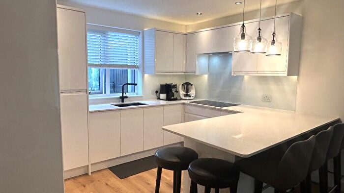 3 Bedroom Apartment For Sale In Crown Road, Bath, Somerset, BA1