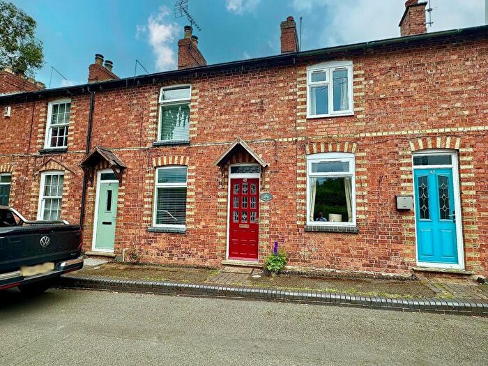 2 Bedroom Cottage For Sale In High Street, Milton Malsor, Northamptonshire, NN7