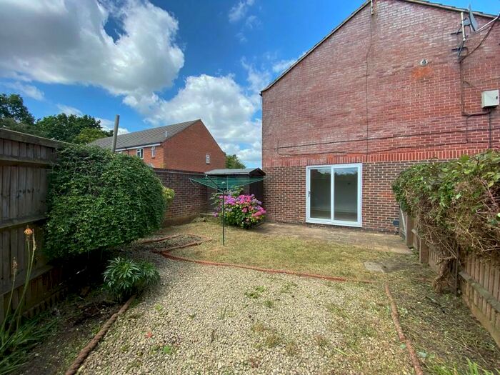 2 Bedroom Apartment To Rent In Ruskin Close, Didcot, Oxfordshire, OX11