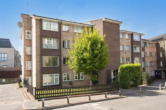 1 Bedroom Flat For Sale In Wellesley Road, Sutton, SM2