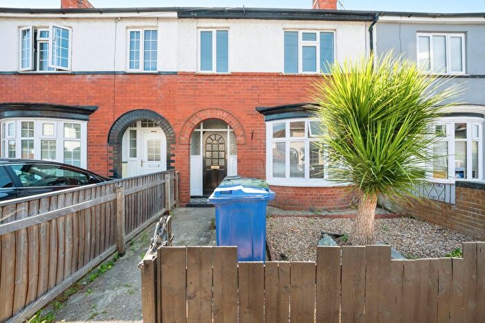 3 Bedroom Terraced House For Sale In Escart Avenue, Grimsby, DN32