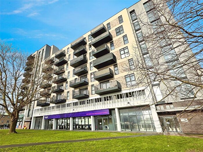 1 Bedroom Flat For Sale In Magnolia House, Wych Elm, Harlow, CM20