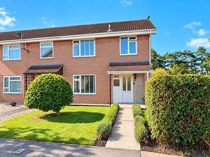3 Bedroom End Of Terrace House For Sale In Bays Road, Pennington, Lymington, Hampshire, SO41