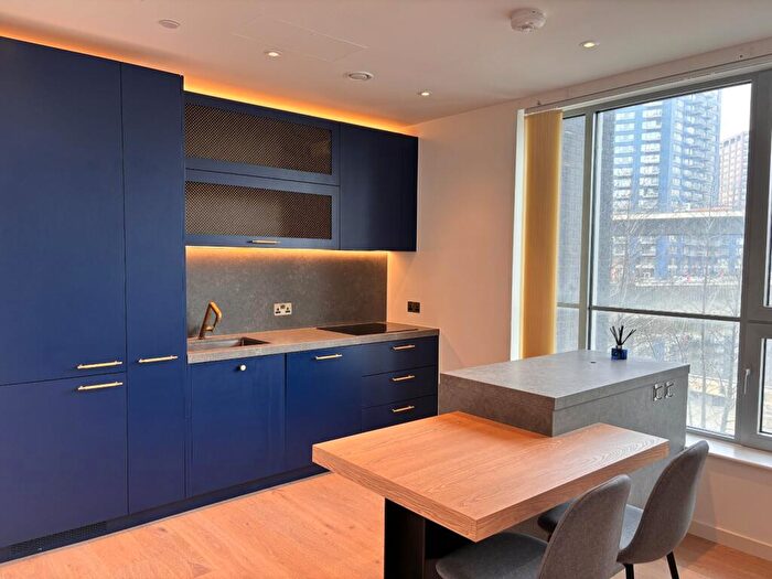 2 Bedroom Flat To Rent In Douglass Tower, Goodluck Hope Walk, E14