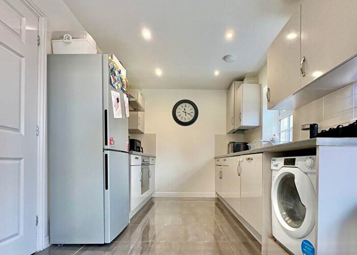 3 Bedroom Detached House For Sale In Badgers Drive, Wantage, OX12