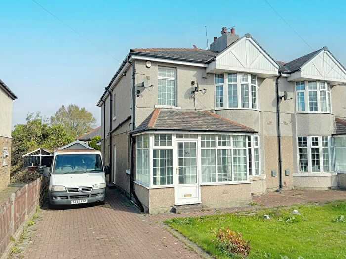 3 Bedroom Semi Detached House For Sale In Mayo Avenue, Bradford, BD5