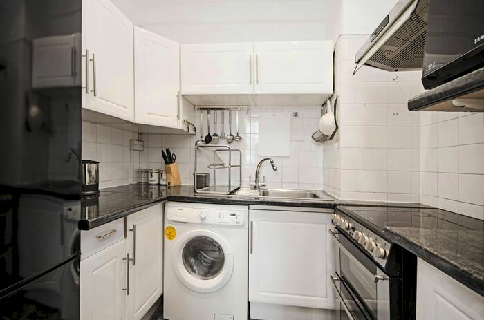 1 Bedroom Flat To Rent In Grove End Road, St John's Wood, London, NW8