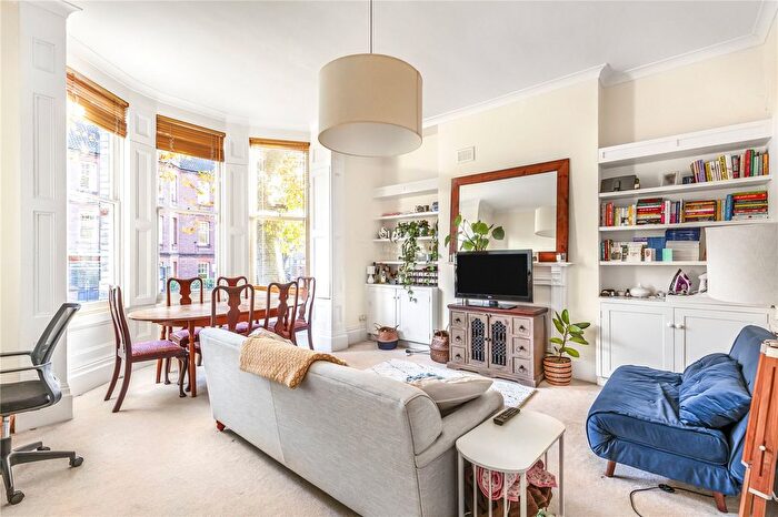 1 Bedroom Flat To Rent In St James`S Terrace, London, SW12