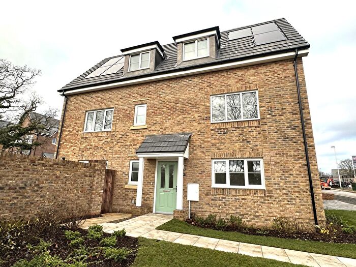 4 Bedroom Detached House To Rent In Stable Path, Princess Marina Drive, Arborfield, RG2