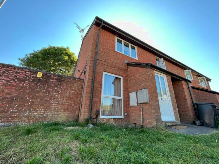 2 Bedroom Maisonette To Rent In Westlea, SN5