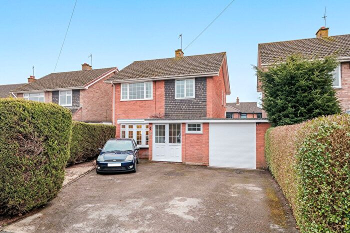 3 Bedroom Link Detached House For Sale In High House Drive, Inkberrow, Worcester, WR7