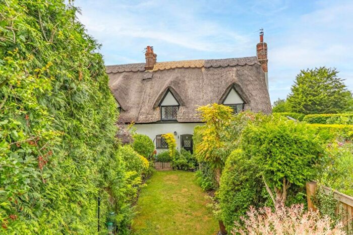 1 Bedroom Terraced House For Sale In College Road South, Aston Clinton, Aylesbury, HP22