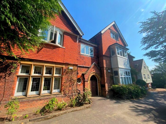 2 Bedroom Flat To Rent In Rodmell Road, Tunbridge Wells, TN2