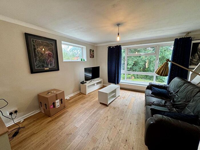 2 Bedroom Flat To Rent In Beeches Court, Bromley, BR1