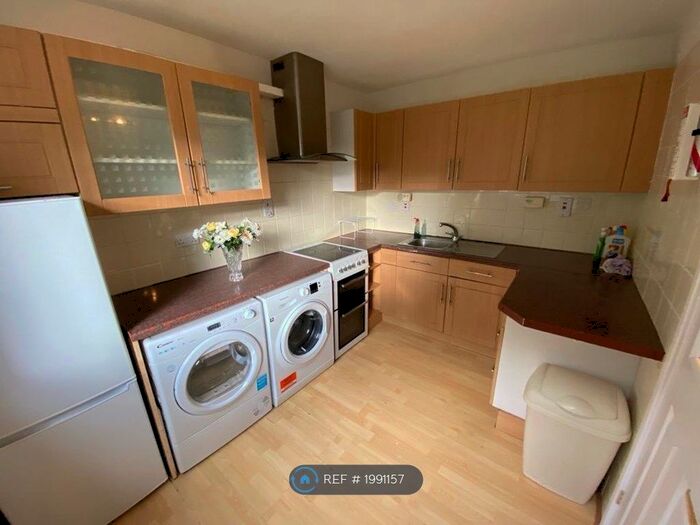 2 Bedroom Flat To Rent In Redholme, Sheffield, S10