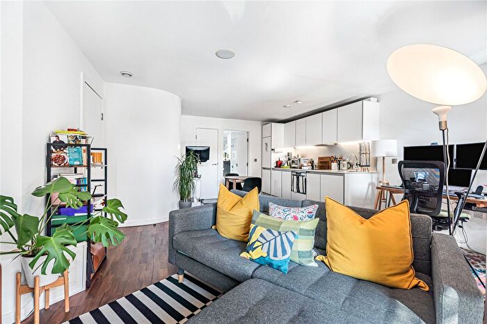 1 Bedroom Flat To Rent In Islington On The Green, A Islington Green, Angel, Islington, London, N1