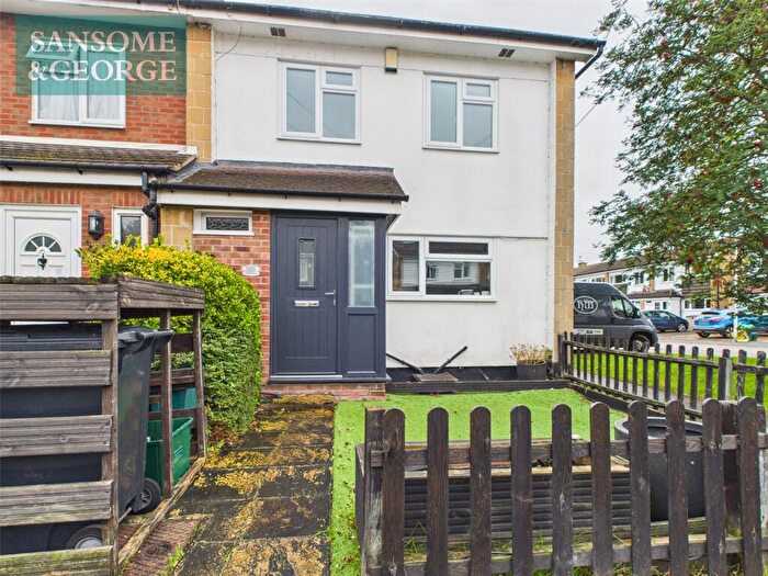3 Bedroom End Of Terrace House For Sale In Meadow Way, Theale, Reading, Berkshire, RG7