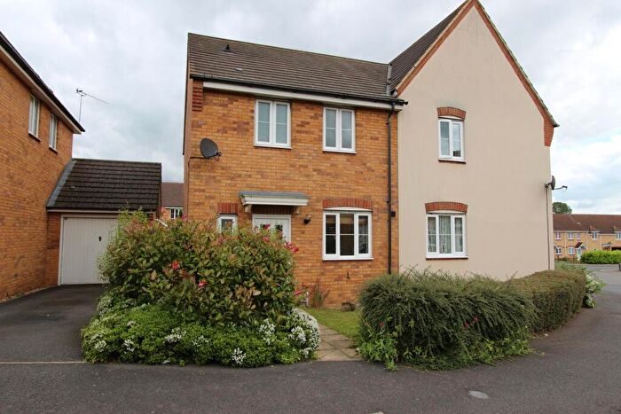 3 Bedroom House To Rent In Bushell Close, Leighton Buzzard, LU7