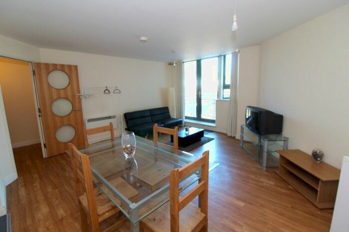 2 Bedroom Flat To Rent In Regency House, Queens Road, Coventry, West Midlands, CV1