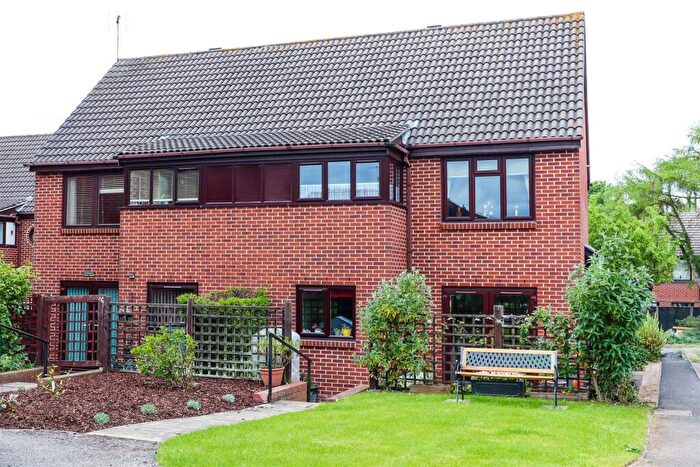 1 Bedroom Flat For Sale In Cedar Park, Ilkeston, DE7
