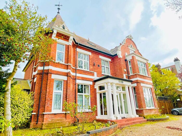 3 Bedroom Apartment To Rent In Russell Hill, CR8