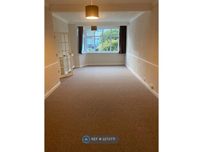 3 Bedroom Terraced House To Rent In Carnarvon Avenue, Enfield, EN1