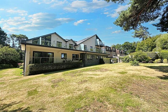 2 Bedroom Flat For Sale In Ferndown, BH22