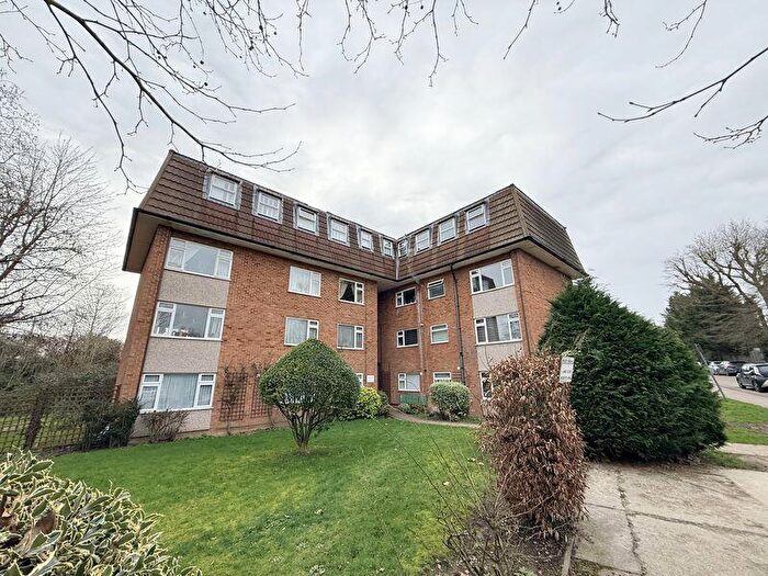 2 Bedroom Apartment For Sale In Lambs Close, Cuffley, Potters Bar, EN6