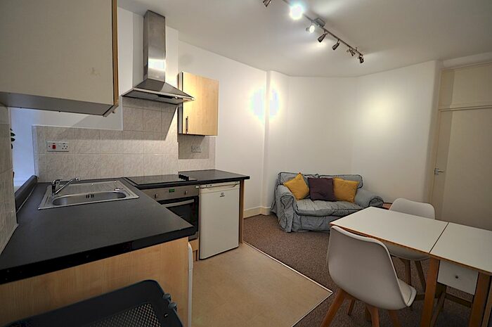 2 Bedroom Flat To Rent In Tavistock Place, Bloomsbury, Ucl/Uclh, Lse, Russell Square, Kings Cross, London, WC1H